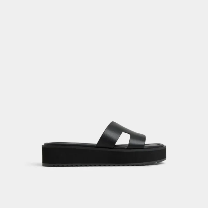 Anayelie Terlik, Platform
