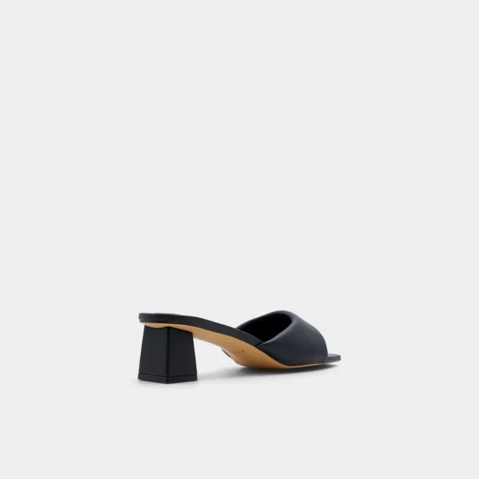 Aneka Topuklu mules, Blok topuk