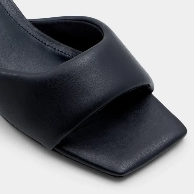 Aneka Topuklu mules, Blok topuk