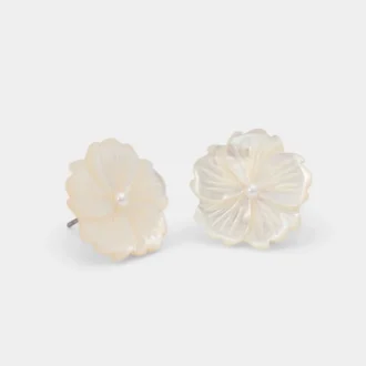 Camelliaa Küpeler