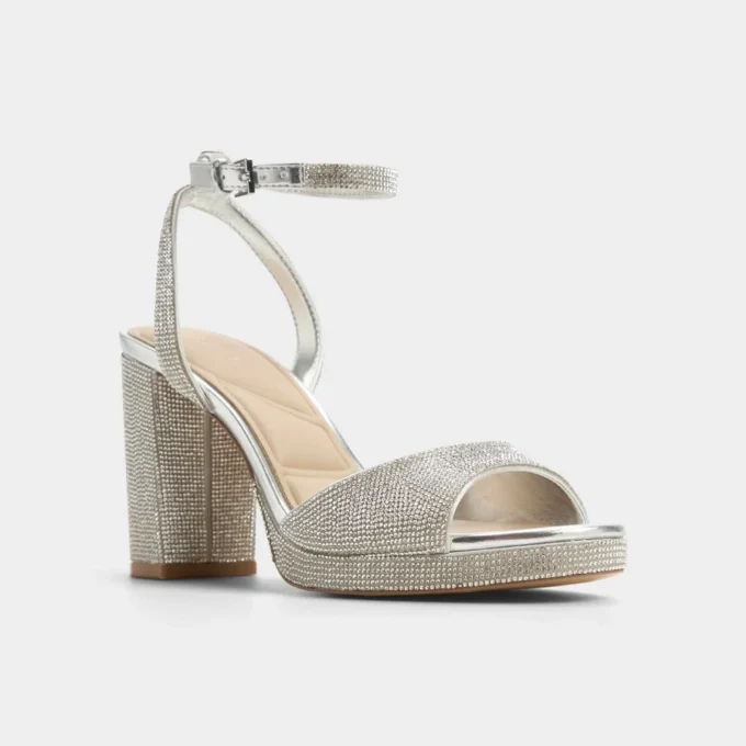 Çekici bantlı topuklu sandalet, Platform
