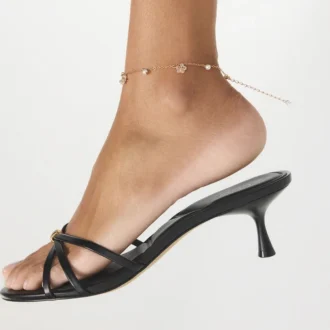 Madalyn Kitten topuklu mule, Kitten topuk
