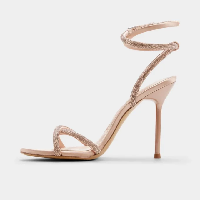 Manaelden Bantlı topuklu sandalet, Stiletto topuk