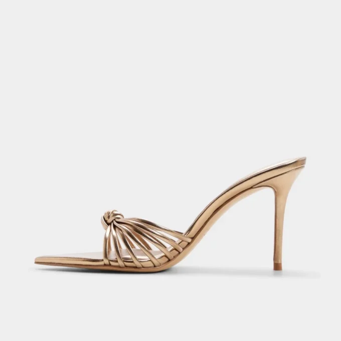 Moralie Topuklu mule, Stiletto topuk