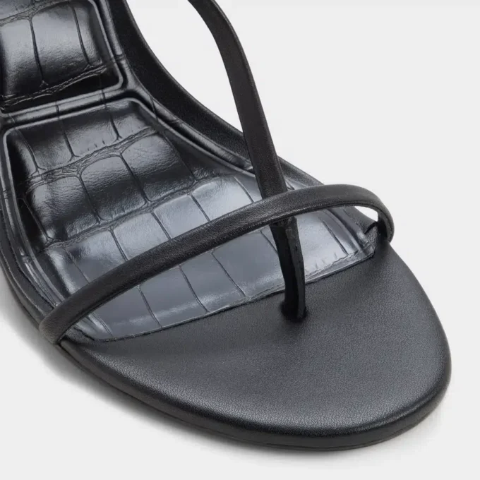 Nallia Bantlı parmak arası sandalet, Stiletto topuk