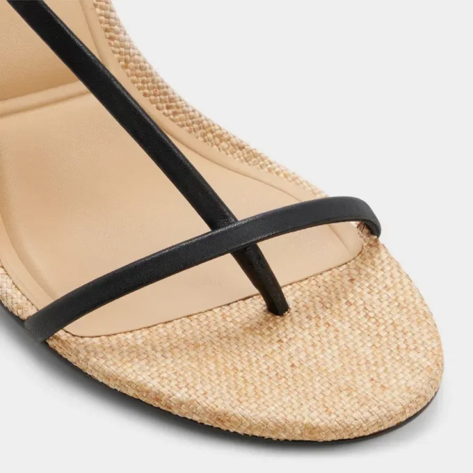 Nallia Bantlı parmak arası sandalet, Stiletto topuk