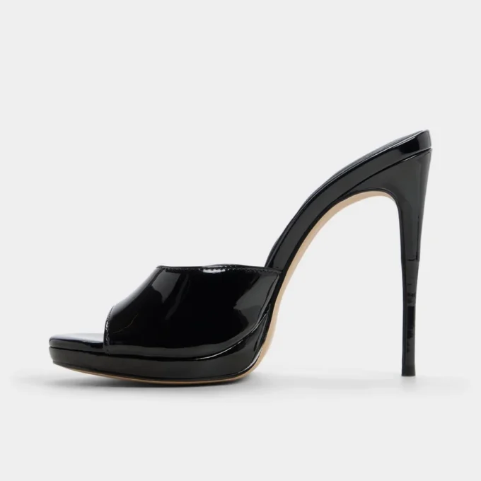 Rivieraa Topuklu mules, Platform