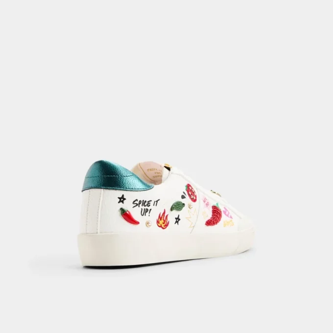 Spicy Sneaker, Kupa taban