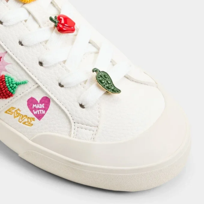 Spicy Sneaker, Kupa taban