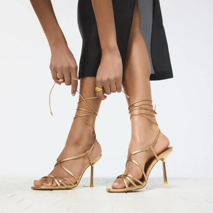 Talyia Bantlı topuklu sandalet, Stiletto topuk